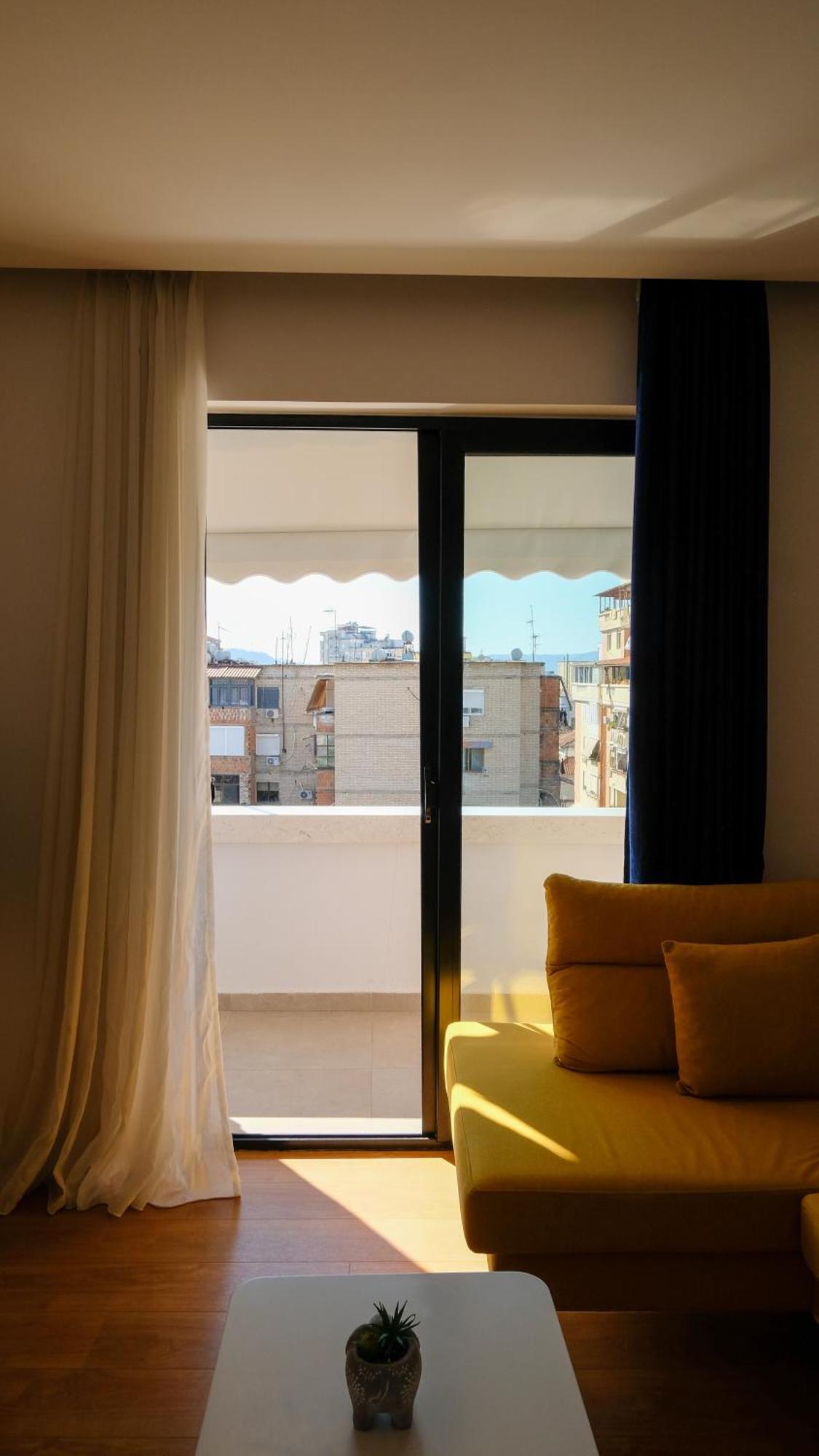 2E Center Apartment Tirana Exteriör bild
