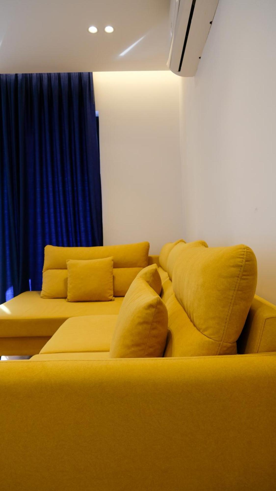 2E Center Apartment Tirana Exteriör bild